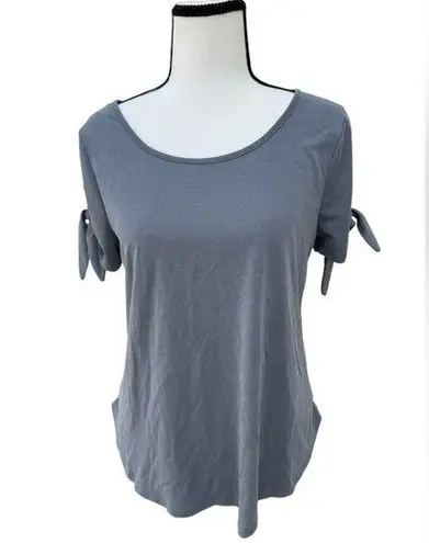 Green Envelope | Gray Top with Tie Sleeves