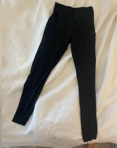 Balance Collection Black leggings with mesh pockets  size small