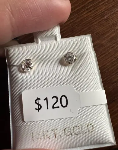 Beautiful Solid 14K Gold CZ Studs