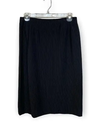 Tahari  SZ 8 black pinstriped pencil skirt