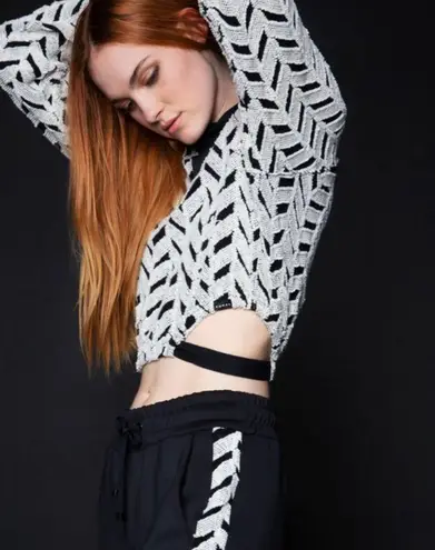 Koral Activewear Echo Friley textured herringbone cropped pullover sweatshirt S