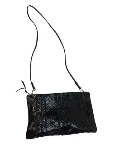Etienne Aigner Black Snakeskin Clutch Purse With Adjustable Strap & Zipper Closure 2u