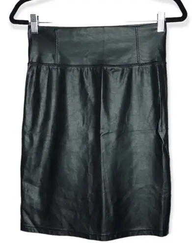 Wilfred Aritzia Faux Leather Skirt Size Medium