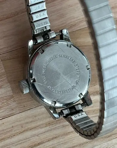 Benrus Ladies Watch Rare Vintage Mechanical Winding 17 Jewels Stretch Bracelet