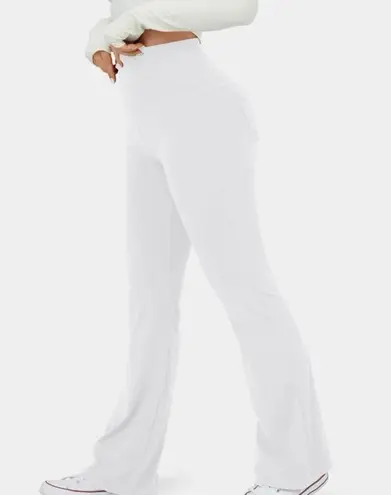 Halara 064HO- High Waisted Back Pocket Flare Yoga Leggings. Size XSmall (P)