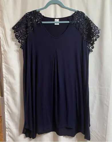 Navy Lace Sleeve Large V