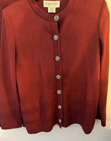 Brownstone Studio NewYork Cardigan Sweater & Pleat Skirt