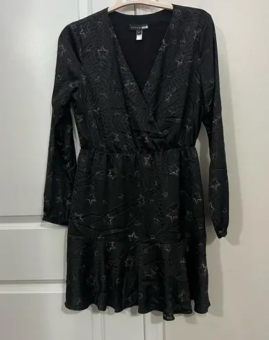 Slate + Willow  Black Star Printed Faux Wrap Dress Size Large $225