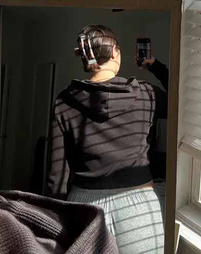 SKIMS Waffle Knit Cropped Zip Chocolate