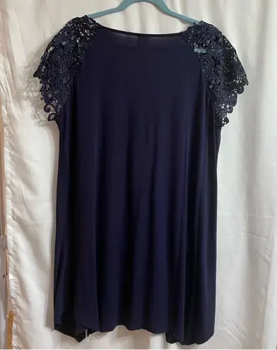 Navy Lace Sleeve Large V
