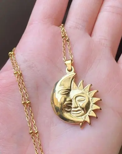 Handmade gold tone stainless steel whimsical vintage boho style sun & moon necklace🌛🌞