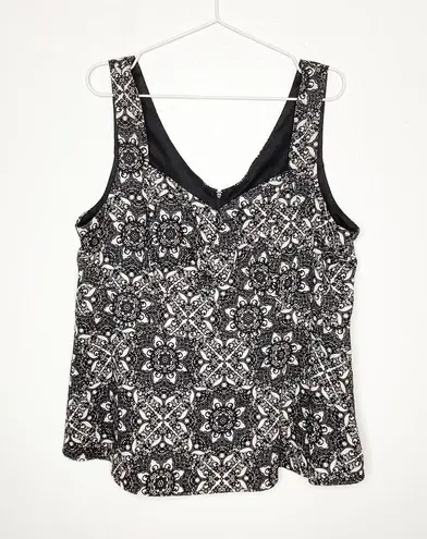 Torrid  Black And White Lace Print Sateen Peplum Top 2X