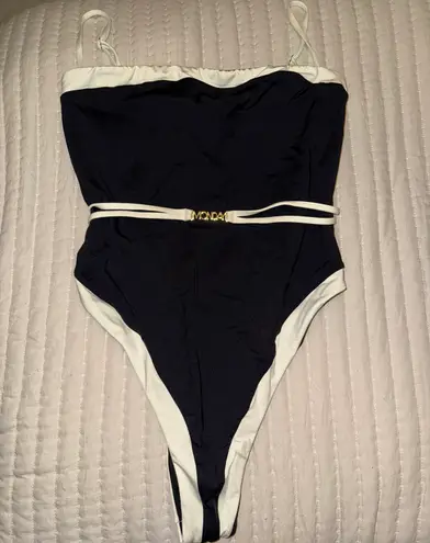 Monday Swimwear MIAMI ONE PIECE - BLACK/IVORY Size v