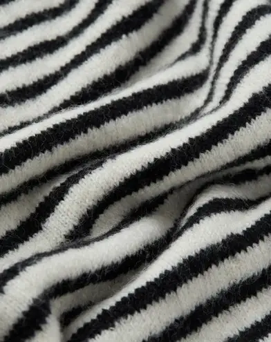 American Eagle AE  Outfitters Striped Black White Whoa So Soft Shrunken V Sweater Pullover Crop Top