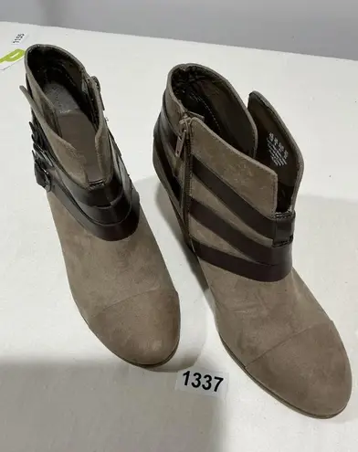 Woman’s Carlos Helene 11m Beige Brown Side Zip Block Heel Ankle Bootie Strappy Size 11