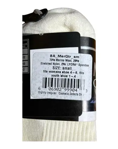 Stone Mountain Accessories Ivory women’s Socks size small.