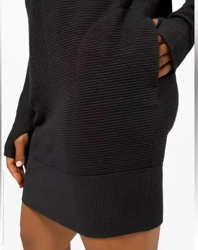 Lululemon NWT  Call for Cozy Dress Size 4 Black Oversized Thumb Hole Stretch