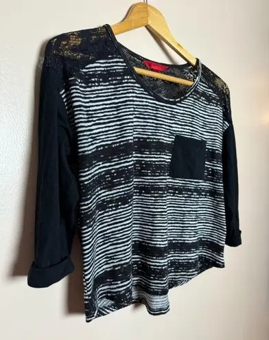 Hot Kiss SALE! Striped Cropped Casual Top Size M VGUC