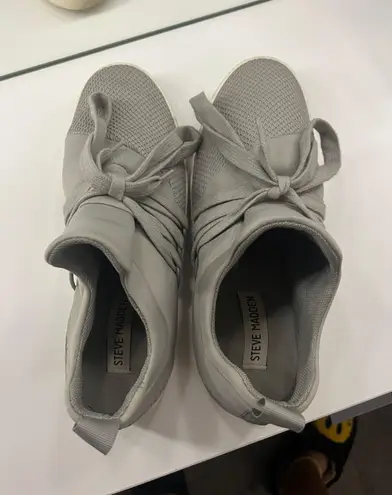 Steve Madden Grey Tie Sneakers