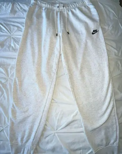 Nike  Women’s White Heathered Sweatpant Jogger SIZE L