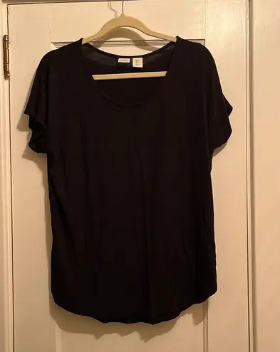 Lucy & Laurel | Black Basic Scoop Neck T-Shirt Size Large - Image 1