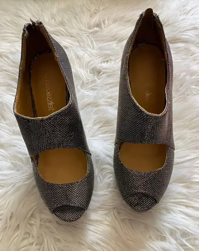 Shoedazzle Sparkle Peep toe Platform Pumps