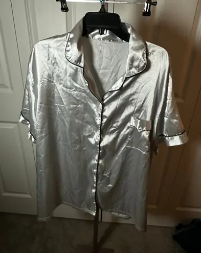 Unbranded Plus 4X Silver and Black Pajamas