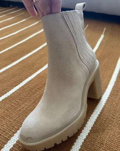 Brand New Dolce Vita Cream Ankle Booties with Chunky Sole Size 7.5