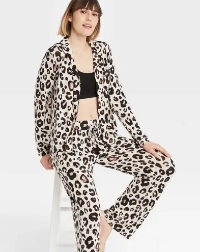 Stars Above Women's Soft Long Sleeve Top and Pants Pajama Set Leopard print L