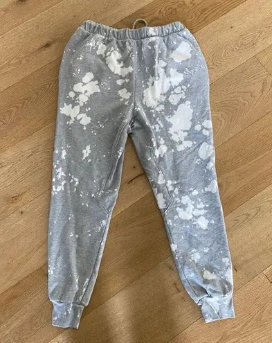 Frame  - Tie-Dye Sweatpants in Bleach Grey and White