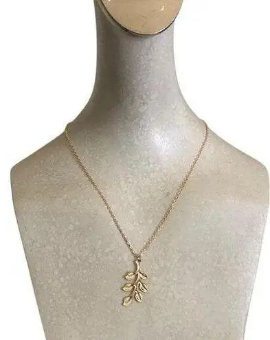 Gold Plated Leaf Pendant Necklace Dainty Necklace Round Link Chain Adjustable