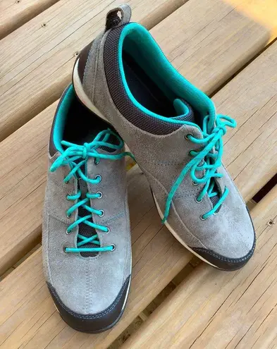 Womenโs practical L.L. Bean shoes ๐๐ Gray Size 9.5