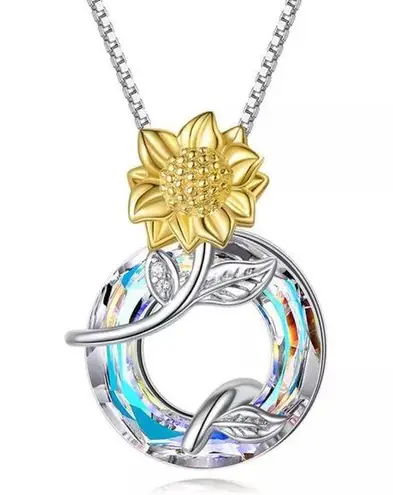 Exquisite fashion Sunflower Pendant Necklace for Women Silver