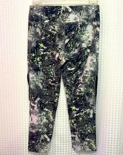 CALVIN KLEIN PERFORMANCE WORKOUT CAPRIS WOMEN'S SIZE SMALL MULTICOLORED. Gray