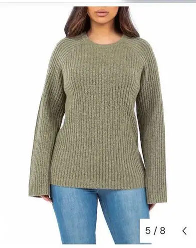fever Bell Sleeve crewneck sweater nwt Green
