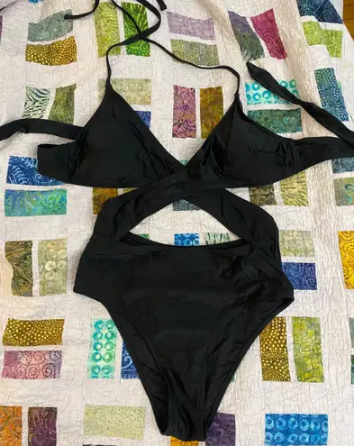 One Piece Braelynn Black Halter Criss Cross Back Tie Black  Swimsuit Size XL