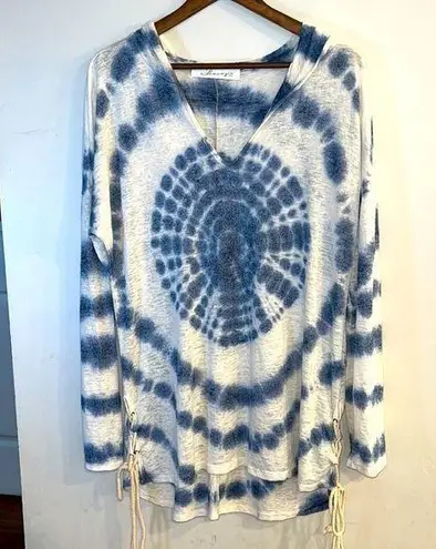 Vintage Havana  Women’s Blue & White Tie Dye V-Neck Lace Up Side Hoodie Size L