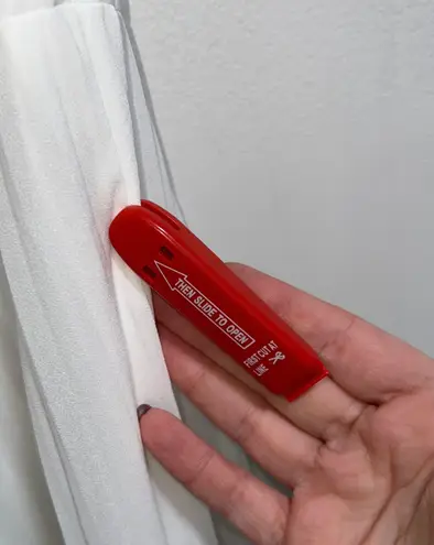 Mac Duggal NEW Ieena For Pleated Halter Neck Flowy Gown In White