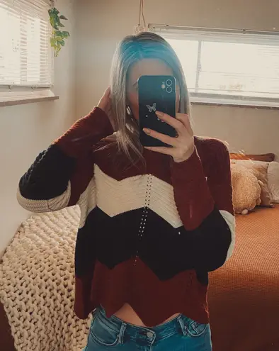 Full Circle Trends Cropped Block Sweater