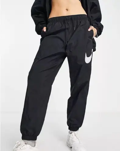 Nike Women’s  Sportswear Essential Joggers