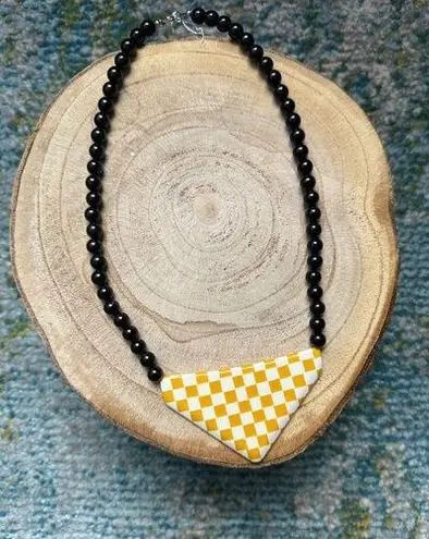 Vintage 90s yellow check abstract enamel beaded necklace