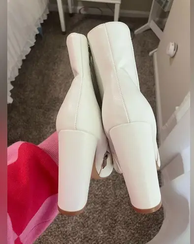 Pretty Little Thing NWOT white booties