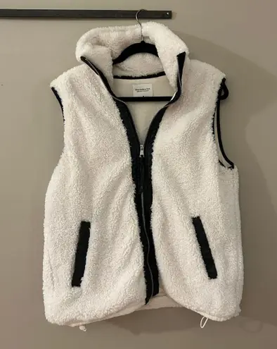 Abercrombie & Fitch Sherpa Vest