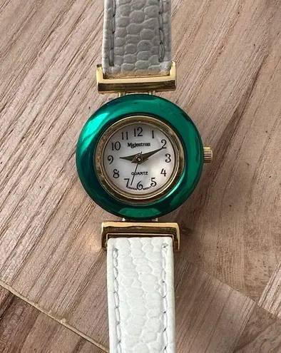 Majestron Vintage Set Collection Ladies Watch Interchangeable Bezel and Straps White