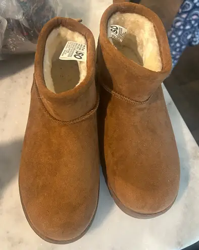 UGG Chestnut Suede Boots with Cream Lining - Image 1