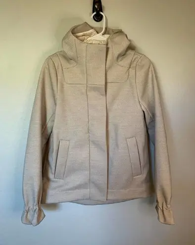 Lululemon  | Studio Softshell Hooded Jacket in Angel Wing Cream Size 4