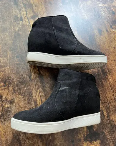 Serra | ladies bootie/sneaker. Size: 8.