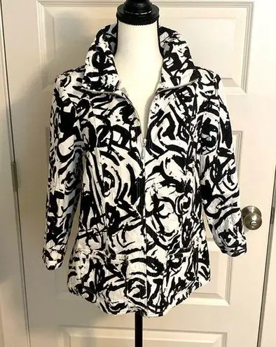 Christopher & Banks || Black/white print blazer with zipper and front pockets