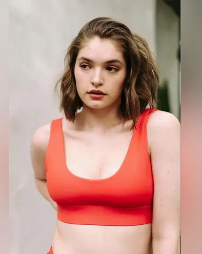 Londre Bodywear Sports Scoop Top, High Leg Scrunch Bottom Fiesta Red Size XL NEW