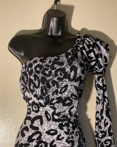 Symphony Leopard Print One Shoulder Bell Sleeve Blouse or Mini Dress Size Small Black & White
